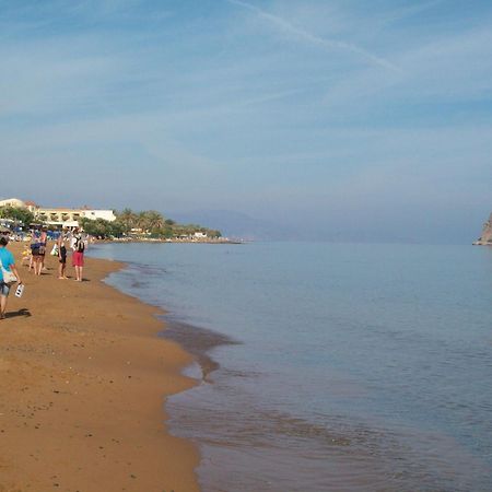 Kato Stalos Beach Екстериор снимка