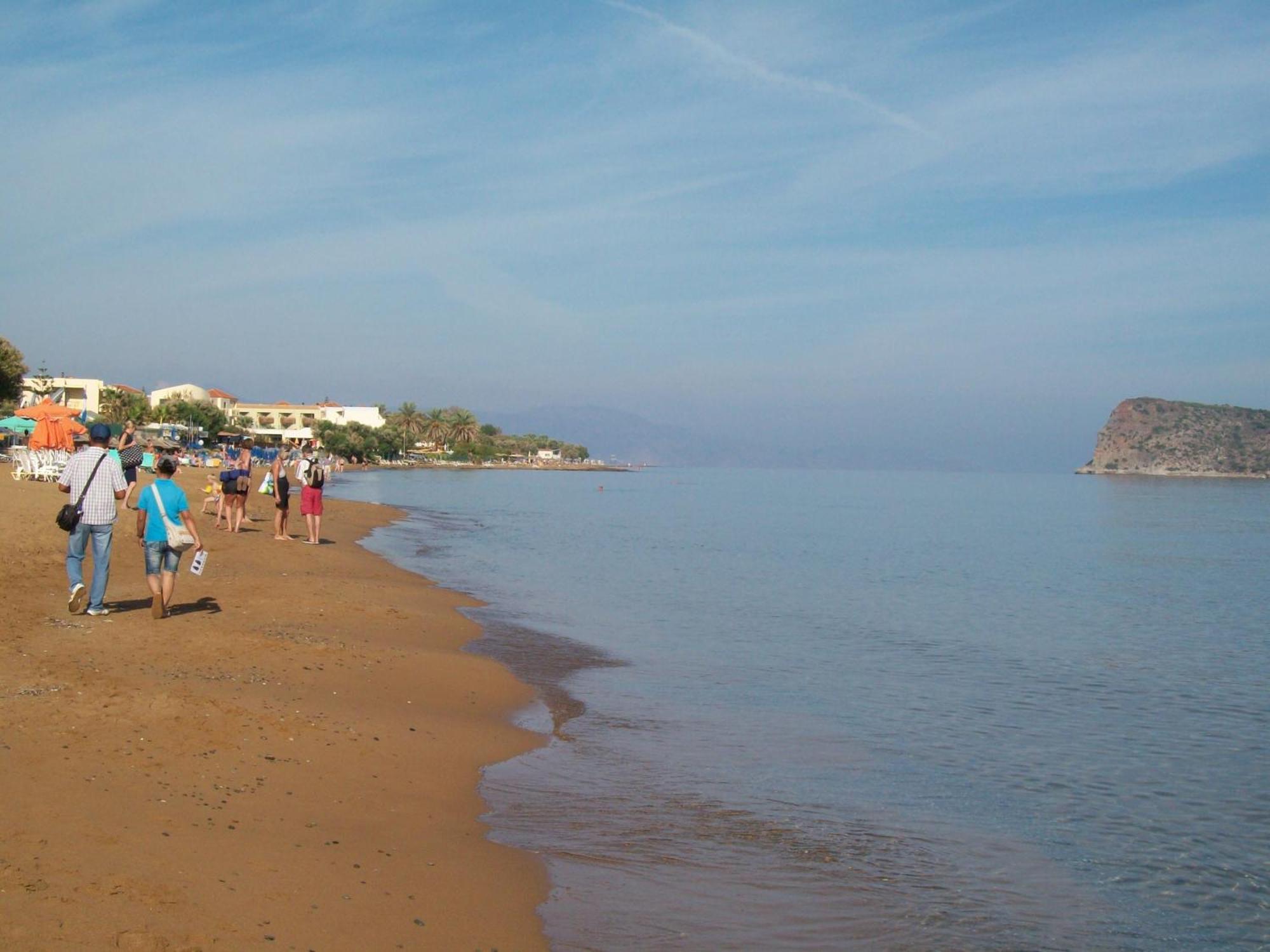 Kato Stalos Beach Екстериор снимка
