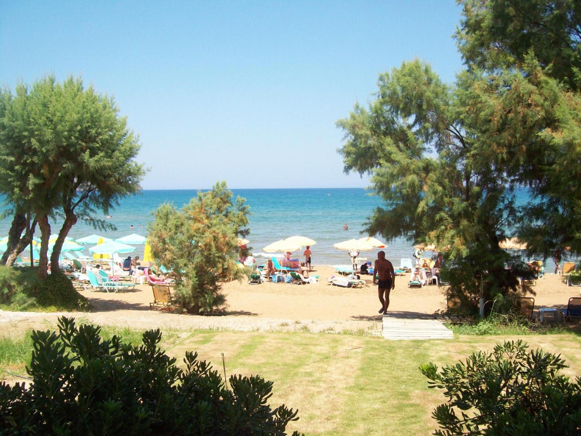 Kato Stalos Beach Екстериор снимка