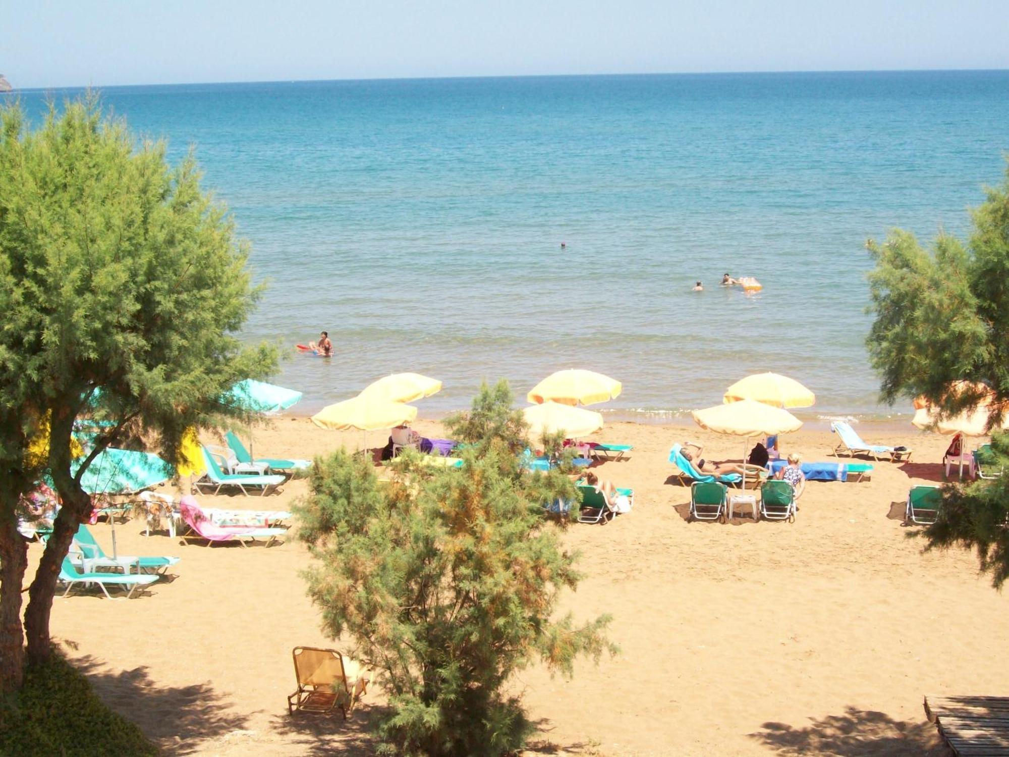 Kato Stalos Beach Екстериор снимка