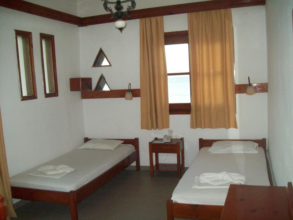 Kato Stalos Beach Екстериор снимка